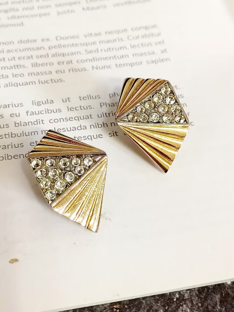 vintage jewelry  時尚設計立體錐形萊茵鑽 夾式耳環