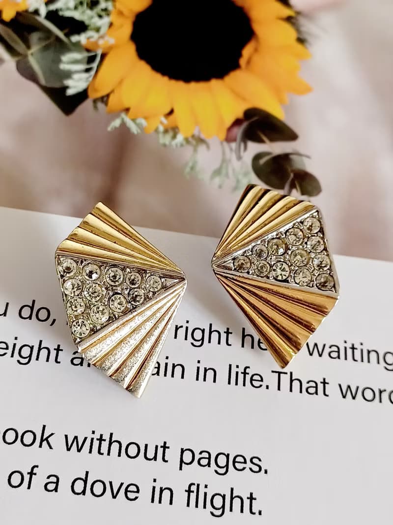 vintage jewelry  時尚設計立體錐形萊茵鑽 夾式耳環