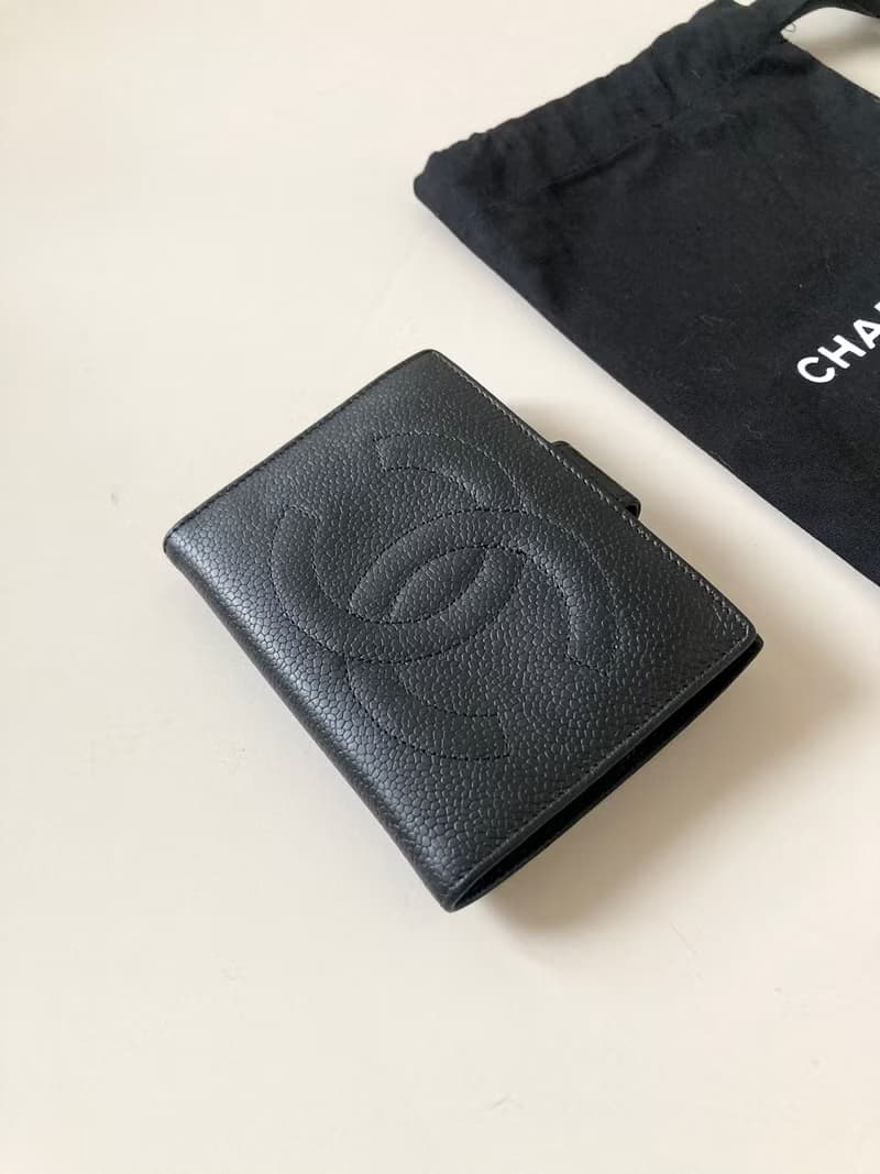 【母親節優惠】中古二手Chanel魚子醬黑色皮革口金中短夾銀錢包