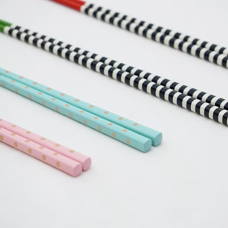 カラーポップスティック箸 23cm お箸 カトラリー 天然木 プレゼント おしゃれ かわいい ギフト 食事 軽量 テーブルウェア 日本製