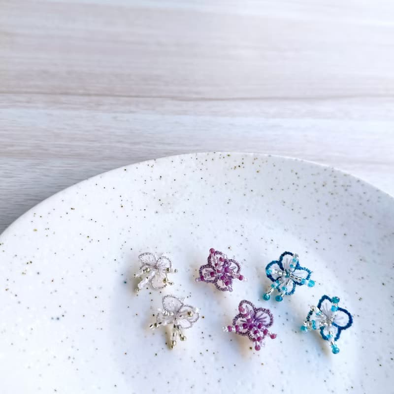 刺繡小花耳環(可改耳夾)
