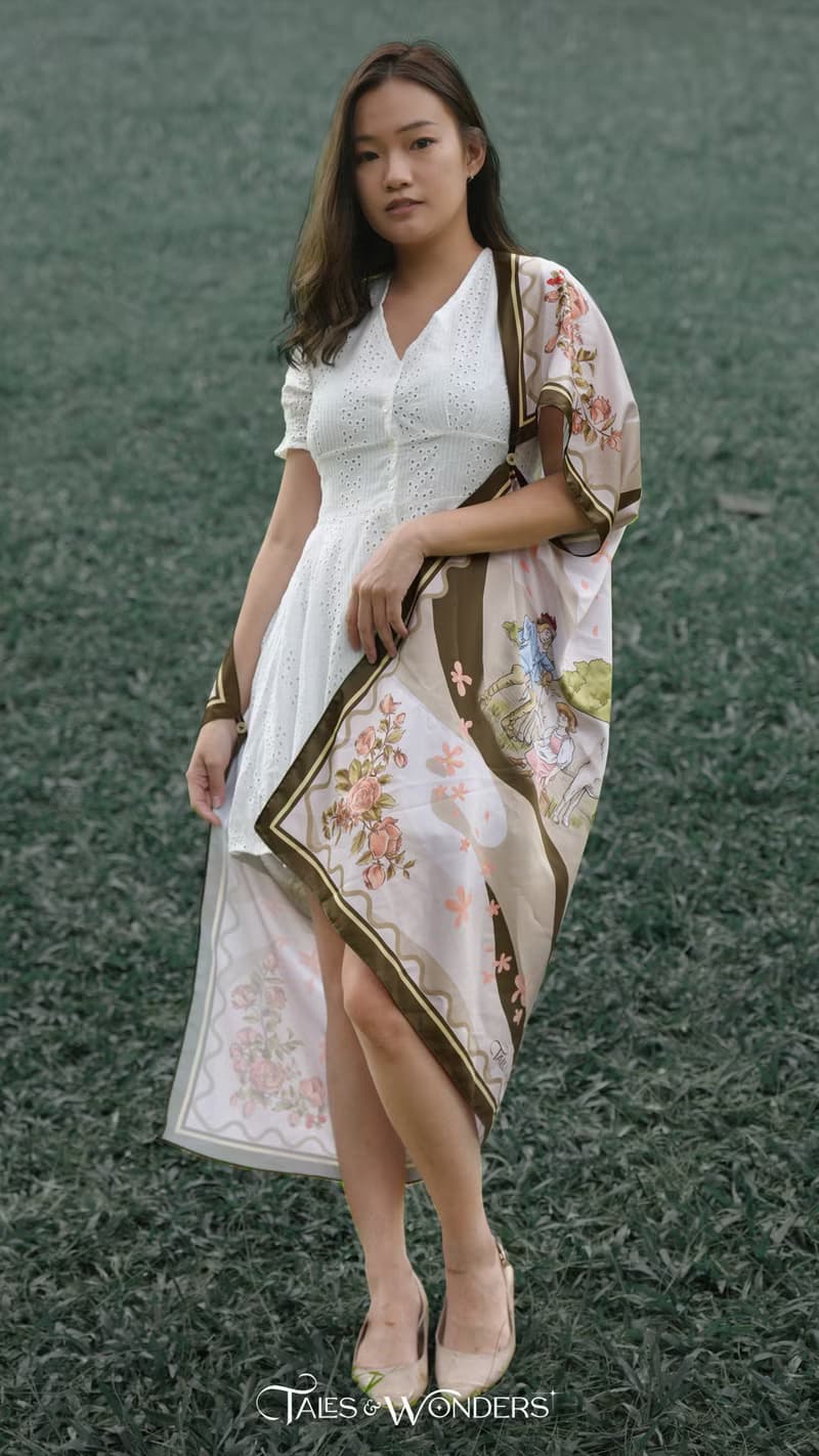 The Milkmaid Outer Scarf en Rose Classic 110x110cm