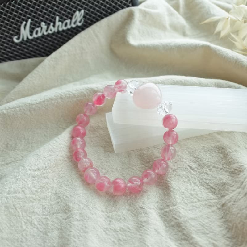 心之漫雨 :: 薔薇輝櫻花雨、白水晶、粉晶愛心手鍊