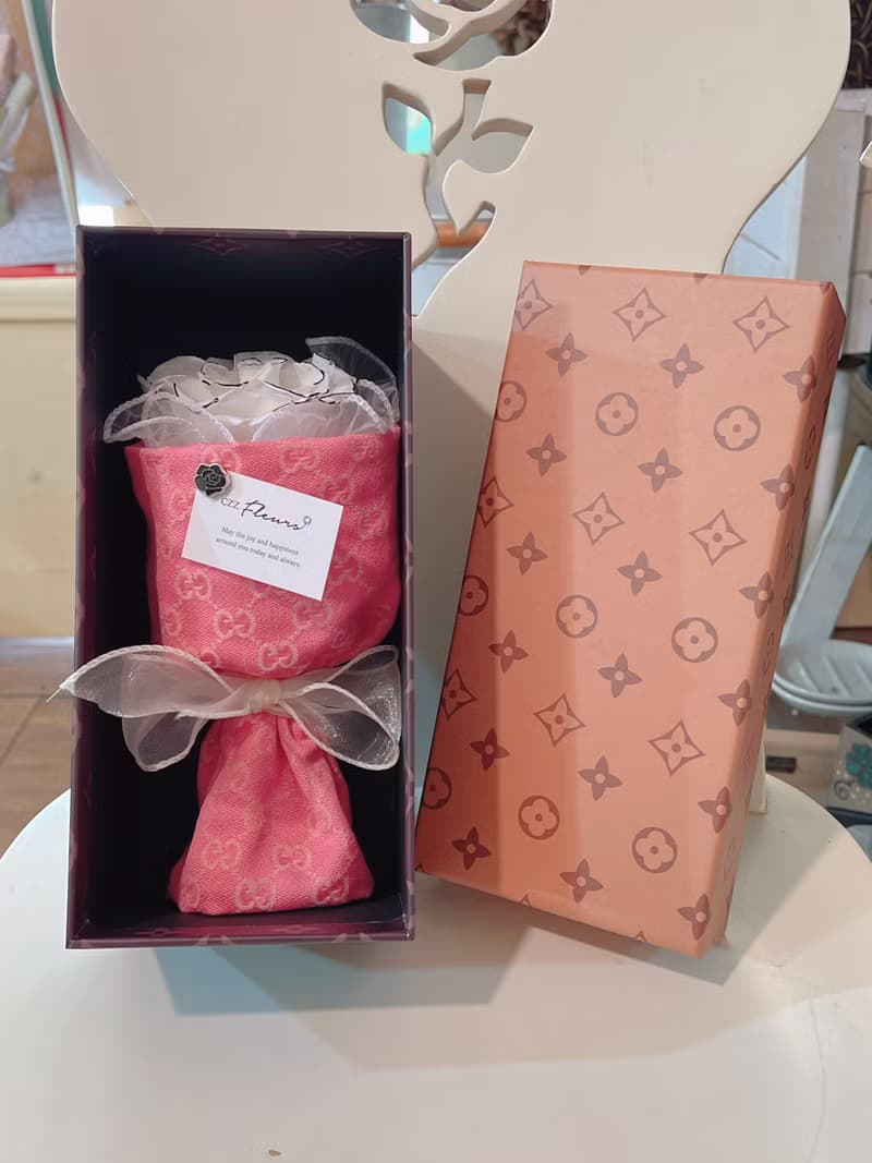 小香風永生花花束 情人節 生日禮物 求婚花束 香奈兒毛呢花束