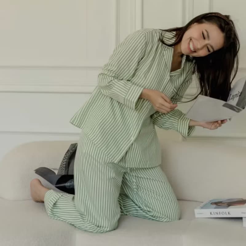 親膚柔軟感條紋長袖套裝-若葉綠條紋女(獨家送電繡)