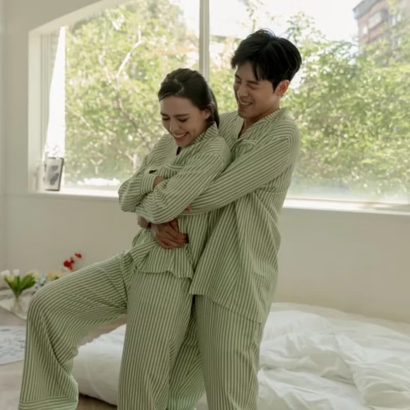 親膚柔軟感條紋長袖套裝-若葉綠條紋女(獨家送電繡)