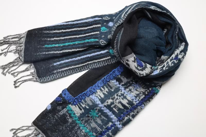 【畢業禮物】喀什米爾水煮羊毛手工刺繡圍巾披肩神秘深藍色拼紗