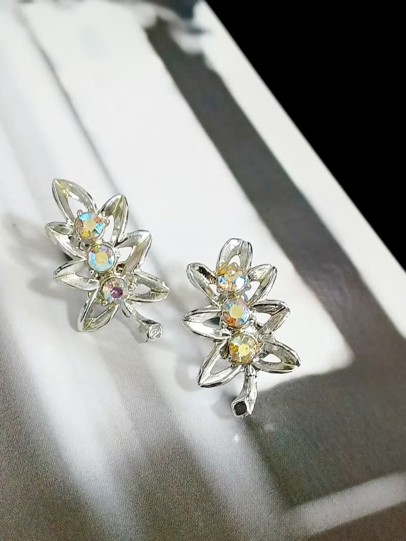 vintage jewelry  典雅葉形極光萊茵 夾式耳環