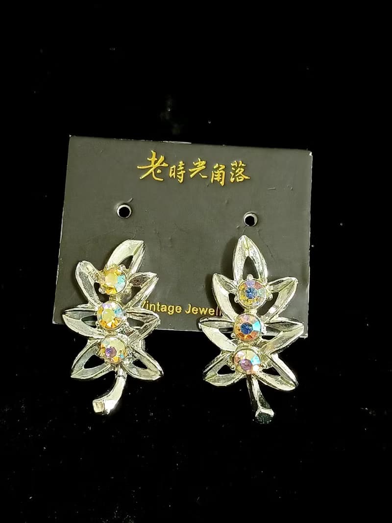 vintage jewelry  典雅葉形極光萊茵 夾式耳環