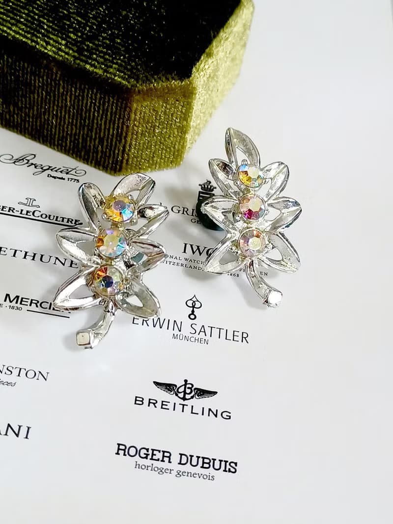 vintage jewelry  典雅葉形極光萊茵 夾式耳環