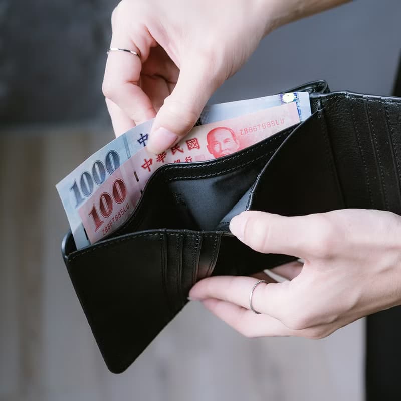 【禮盒】真皮簡約迷你短夾 X0081 黑