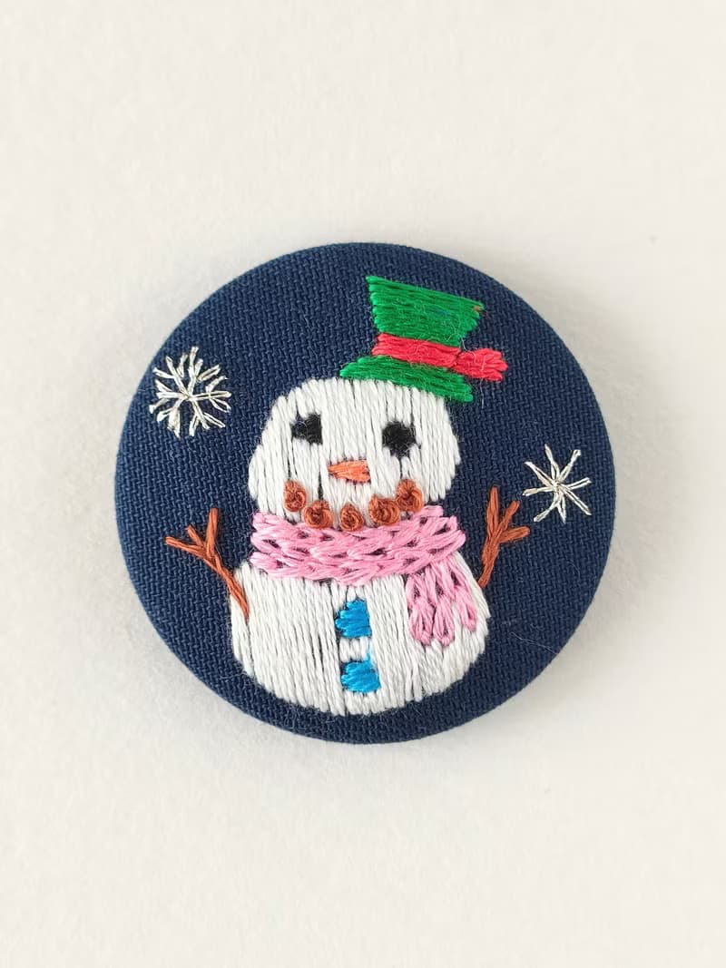 雪だるまの刺繍ブローチor刺繍ヘアゴム　クリスマス　雪