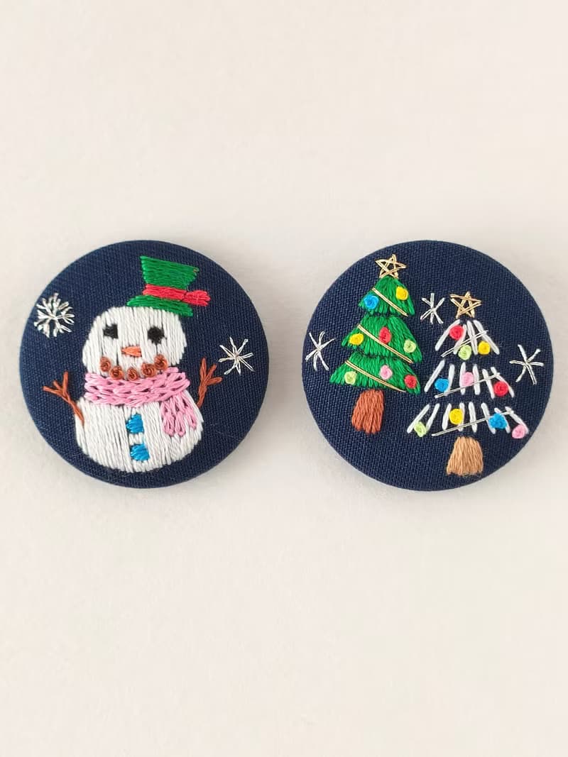 雪だるまの刺繍ブローチor刺繍ヘアゴム　クリスマス　雪