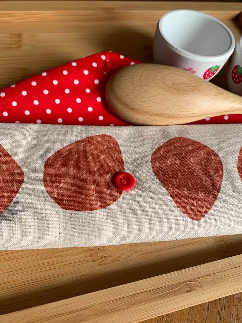 文青風環保筷袋 ~浪漫草莓香卡其白 收納包.環保筷袋.手作餐具袋