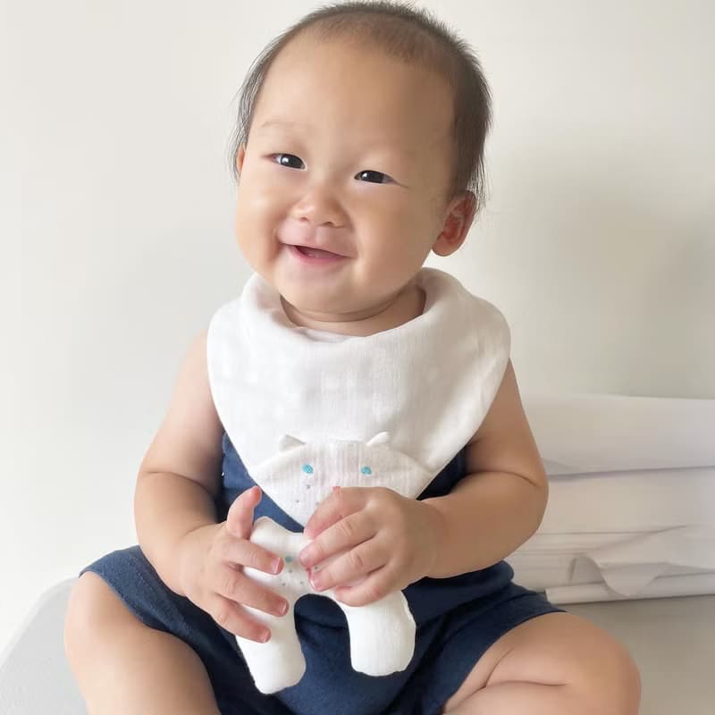 點點貓。三色。圍兜兜。手套。手遙鈴。彌月禮盒。貓