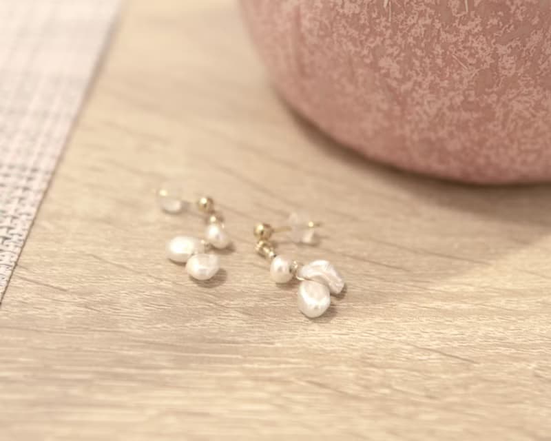 初綻放 珍珠耳環 可改夾式 天然巴洛克