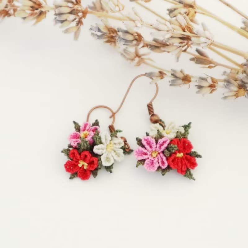 PREMIUMレースのピアス【ブーケ】ゼラニウムレッド