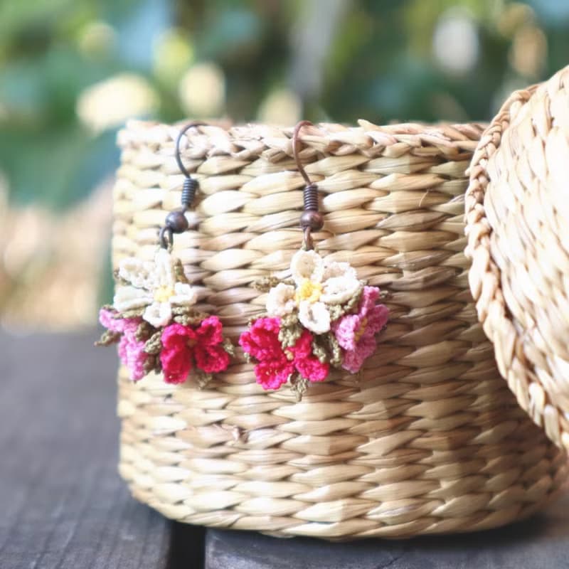 PREMIUMレースのピアス【ブーケ】ゼラニウムレッド