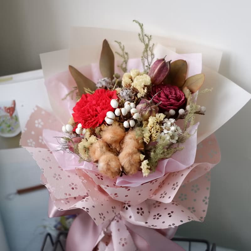 未完待續 | 紅色 不凋康乃馨 乾燥花 母親節 花束 現貨+預購