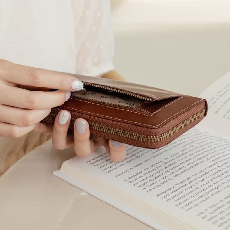 【真皮長夾】真皮ㄇ型拉鍊長夾/8卡拉鍊零錢袋女長夾/長錢包