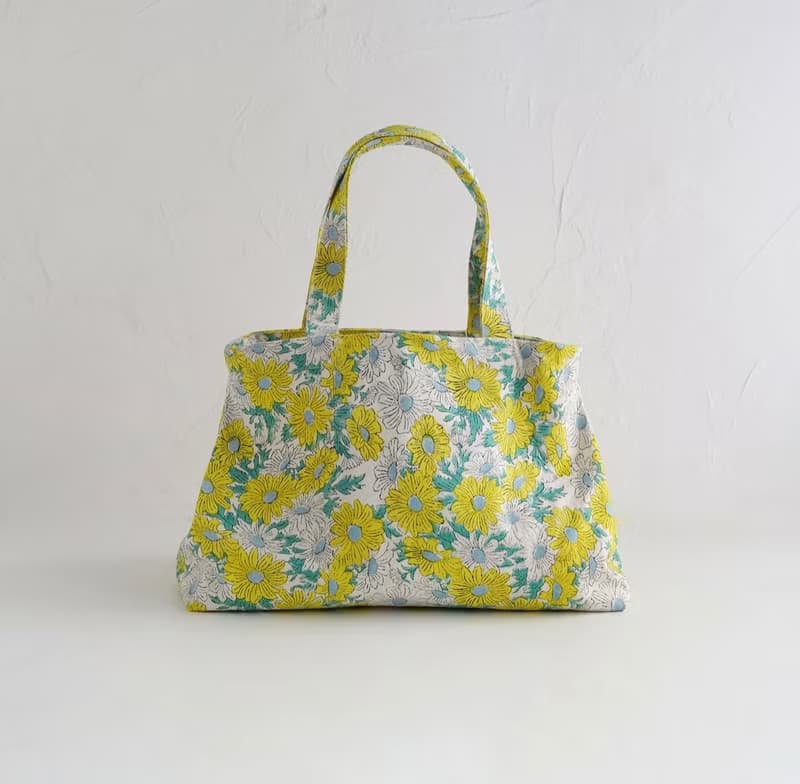 たっぷり入るカラフルな花柄バッグ、Margaretトートバッグ　yellow