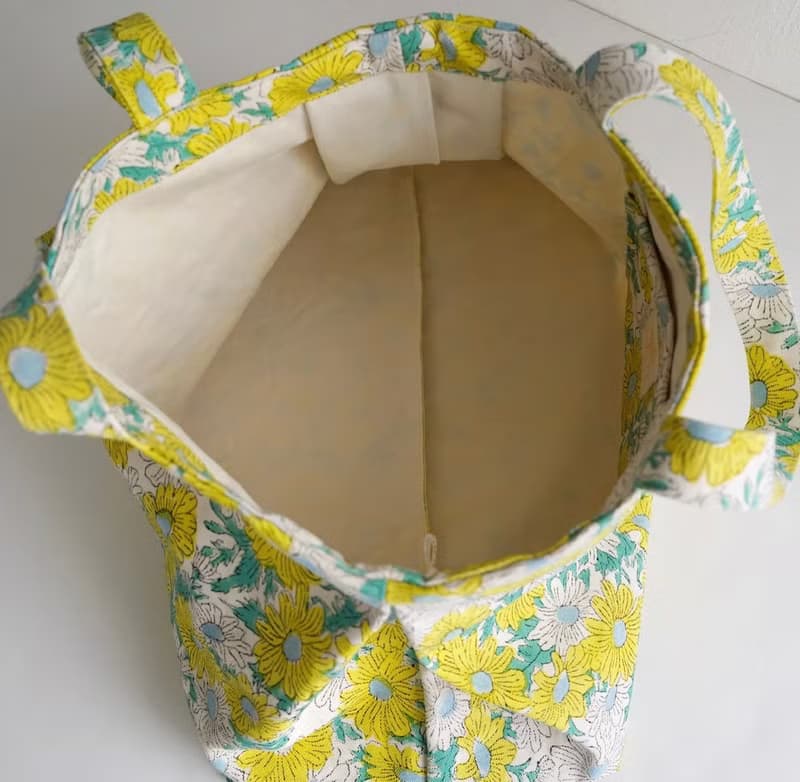 たっぷり入るカラフルな花柄バッグ、Margaretトートバッグ　yellow