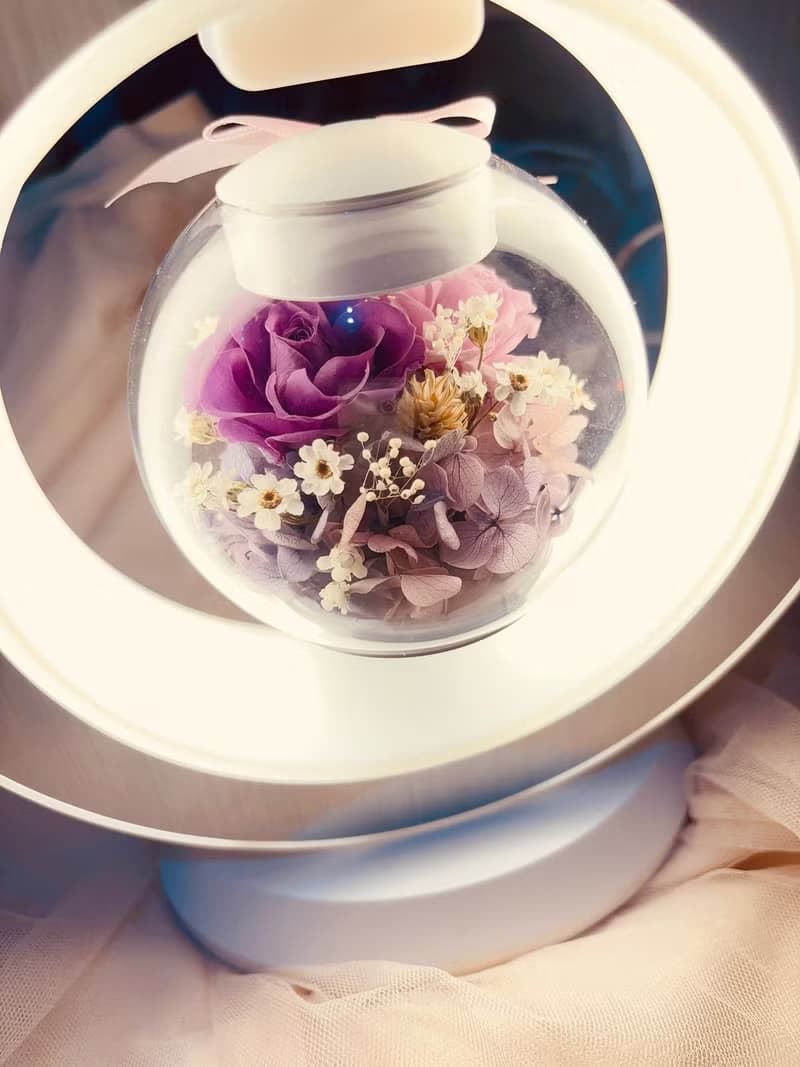 日本永生花/浪漫優雅蘭紫/ 三款功能 飄浮花燈x藍芽音響x無線充電