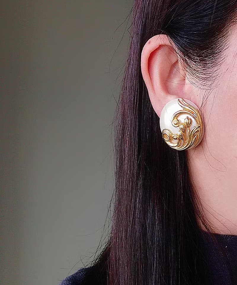 vintage jewelry  金色立體雲海花卉 夾式耳環