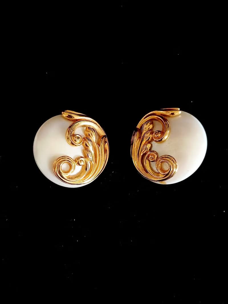 vintage jewelry  金色立體雲海花卉 夾式耳環