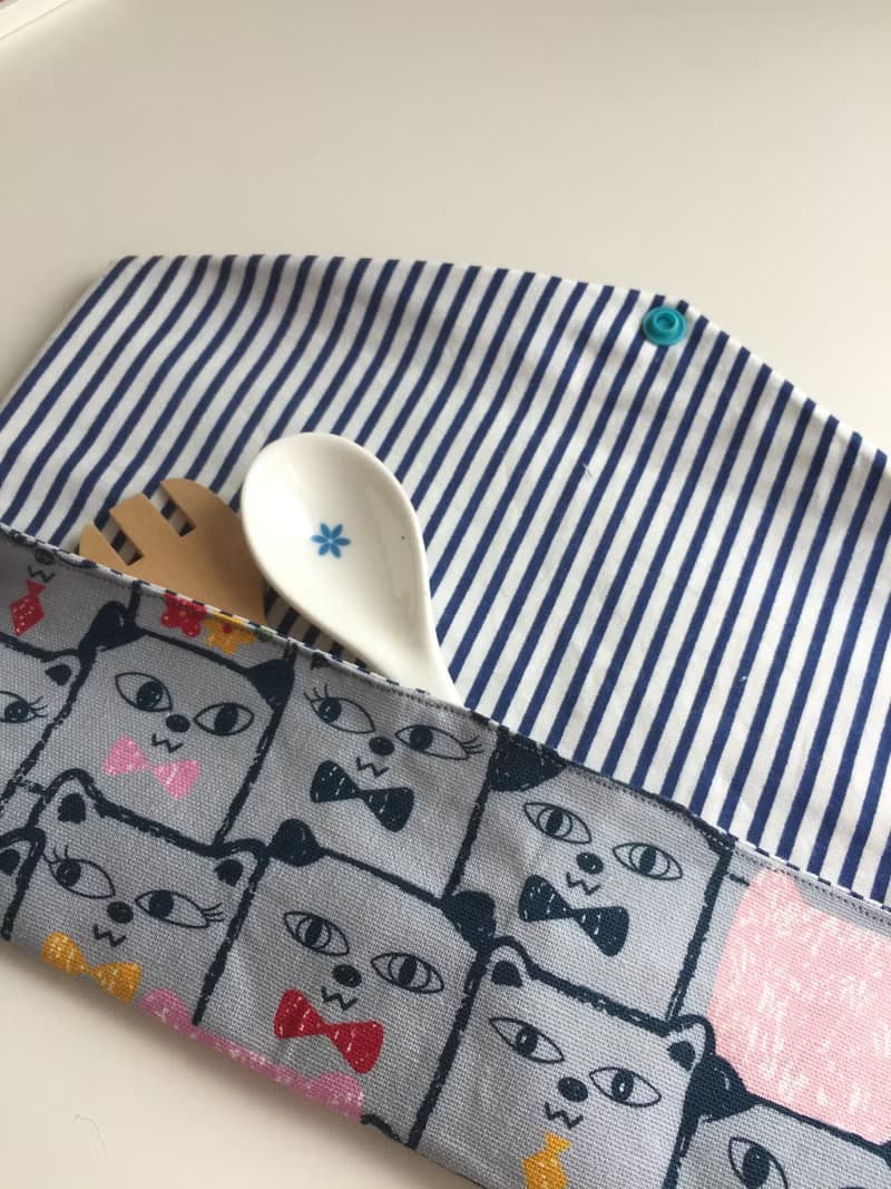 文青風環保筷袋  喵喵羅曼史 藍  手作餐具袋.交換禮物.