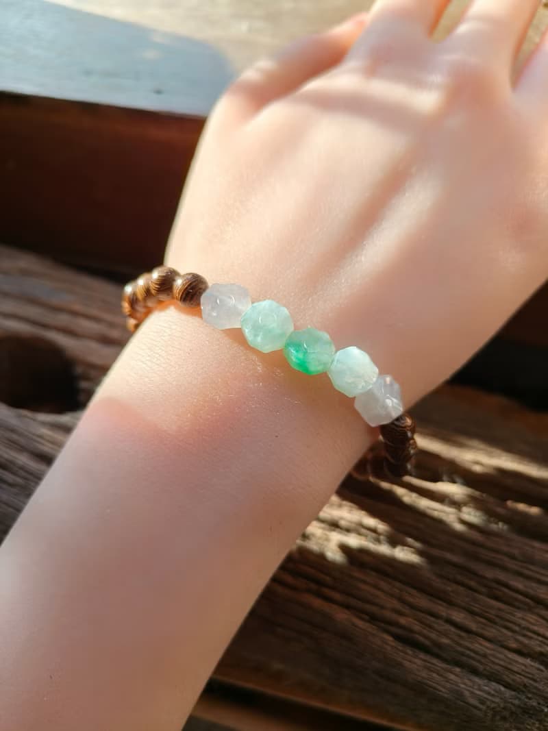 天然緬甸翡翠 冰種飄綠紫羅蘭  檀木串珠手鍊 072013