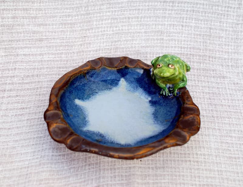Ceramic ashtray Frog figurine Small decorative vase Ceramic plate Blue Sculpture