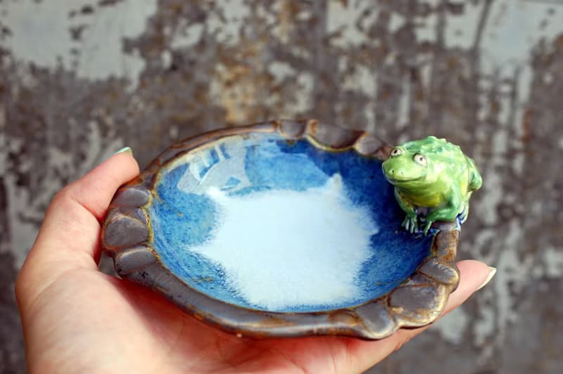 Ceramic ashtray Frog figurine Small decorative vase Ceramic plate Blue Sculpture