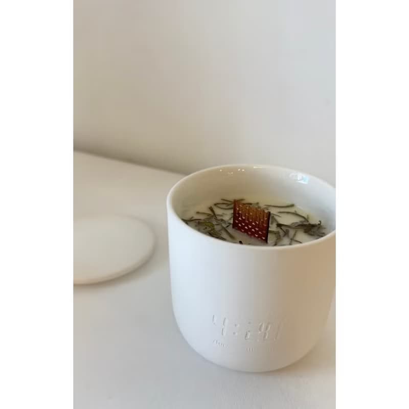 四點二十實驗室 含天然草淨化草本陶瓷大豆蠟燭 聖木/鼠尾草/雪松