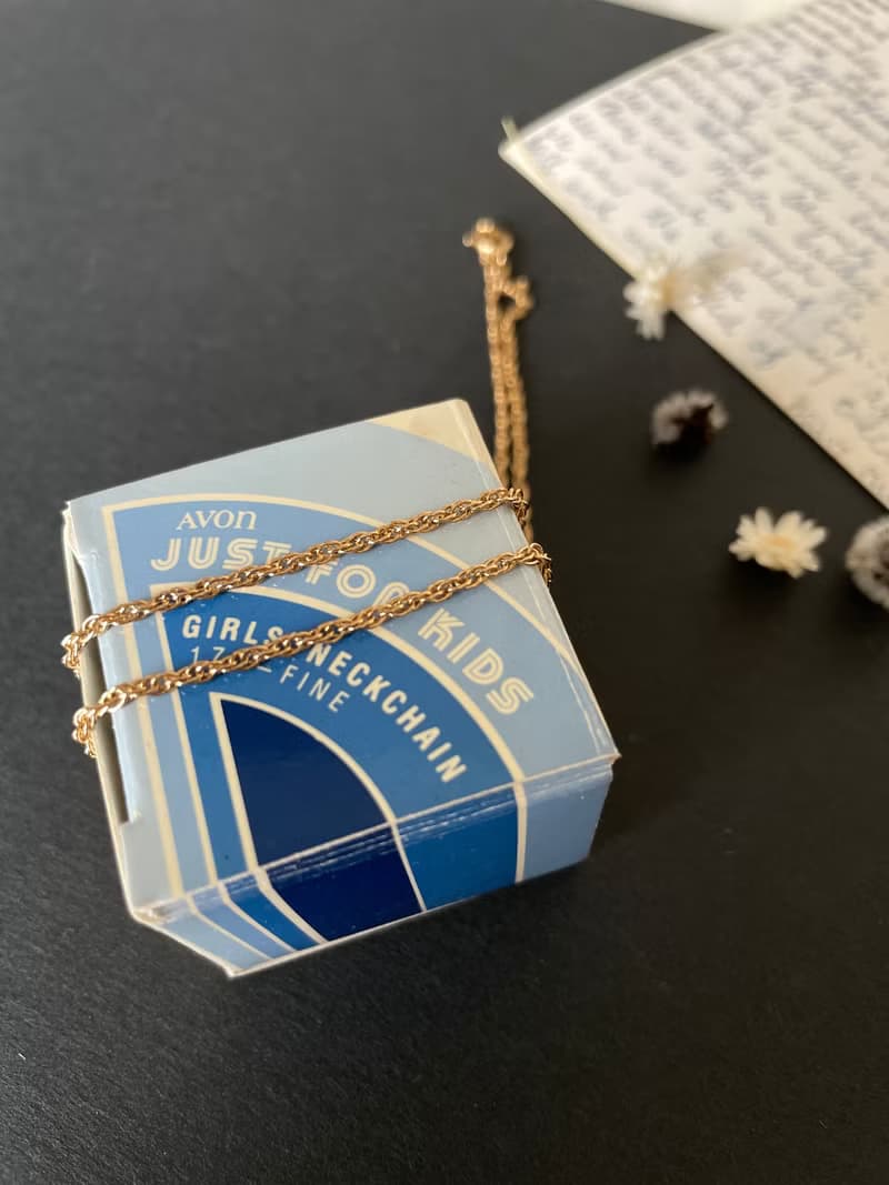 古董AVON金色三月生日石墜子 單鍊 項鍊 原裝盒 1984年