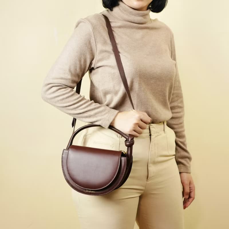 半月包斜背包 Eve Flap Bag 翻蓋手提包 / Choco Brown 巧克力
