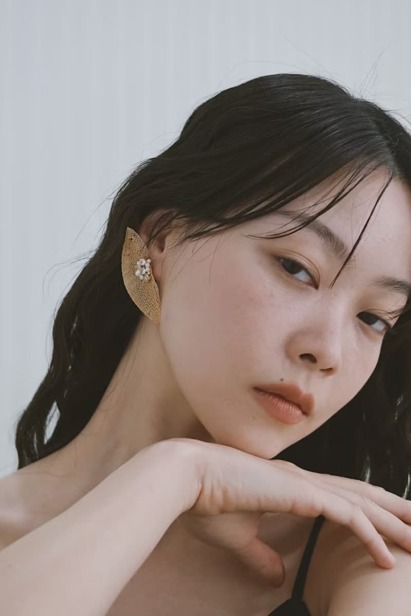 金羽展翅耳環 /可夾式 樹脂 耳夾 夾式耳環 花 925銀 婚禮飾品
