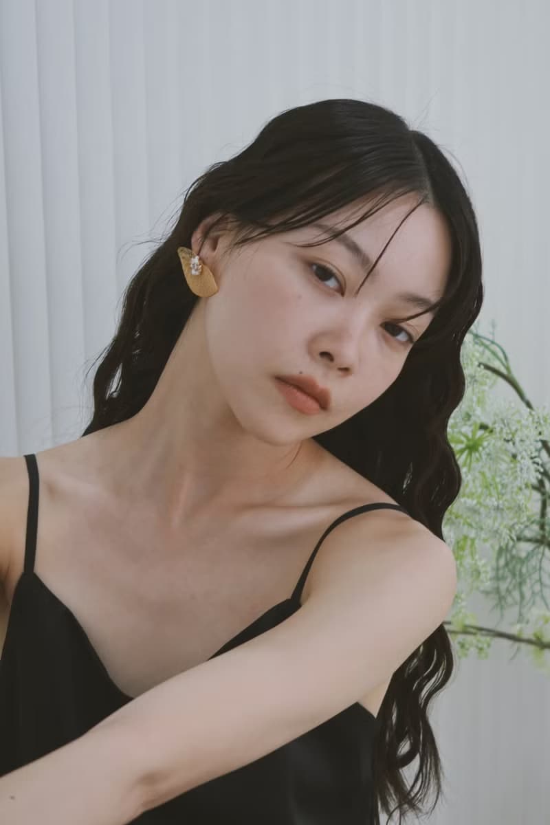 金羽展翅耳環 /可夾式 樹脂 耳夾 夾式耳環 花 925銀 婚禮飾品