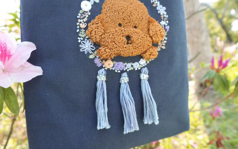 刺繡狗狗捕夢網斜揹袋 | 貴婦狗, 藍色