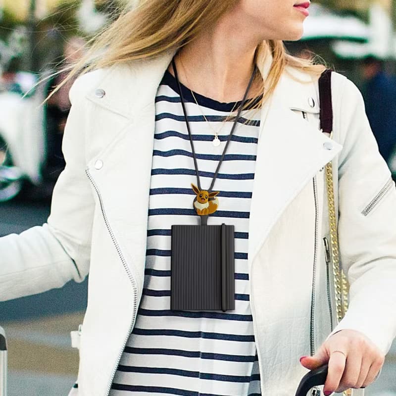 Bone 蹦克 / 頸掛角色護照套 護照套 旅遊用品 護照包