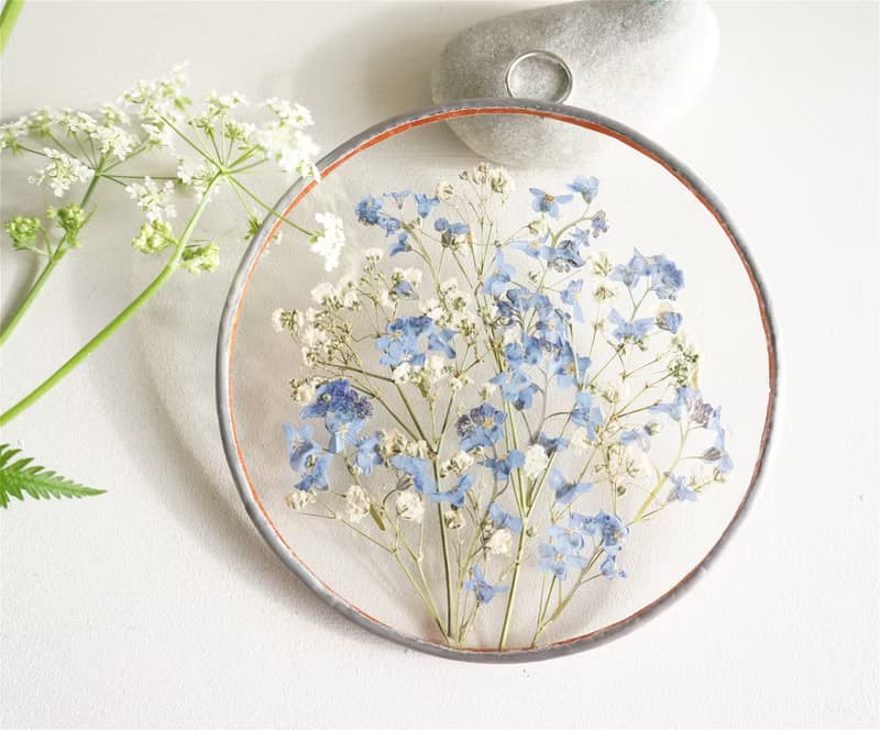 Forget-me-not gift Baby's breath Dried flower Blue white Round metal frame