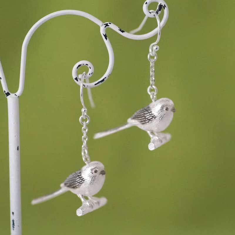 シマエナガ　白　のピアス　片耳