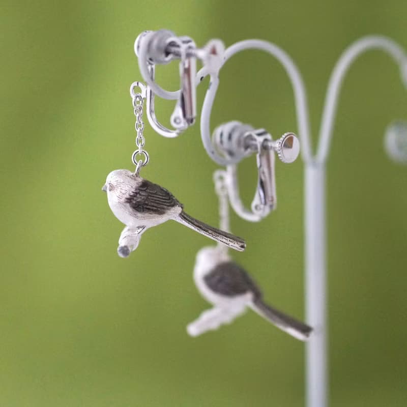 シマエナガ　白　のピアス　片耳