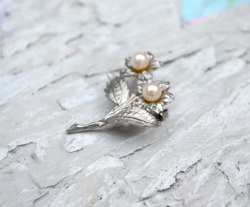 銀色花卉花束珍珠胸針 貴婦風格 日本高級二手中古珠寶首飾古著