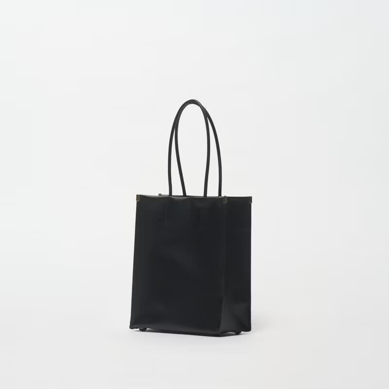 【shopper mini black】トートバッグ/紙袋/ラミネートキャンバス/持ち手レザー/シンプル/底鋲/自立