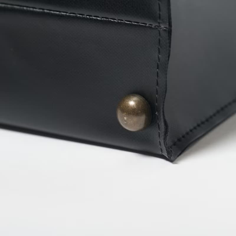 【shopper mini black】トートバッグ/紙袋/ラミネートキャンバス/持ち手レザー/シンプル/底鋲/自立