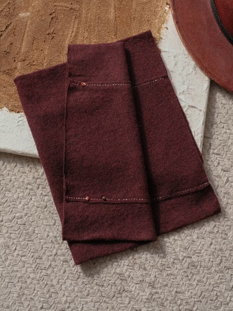 深紅色 手工刺繡保暖羊毛頭巾圍脖 純色羊毛圍脖
