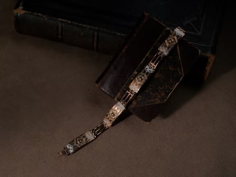 1880s-1890s 愛爾蘭 太陽圖騰白珐瑯手鍊