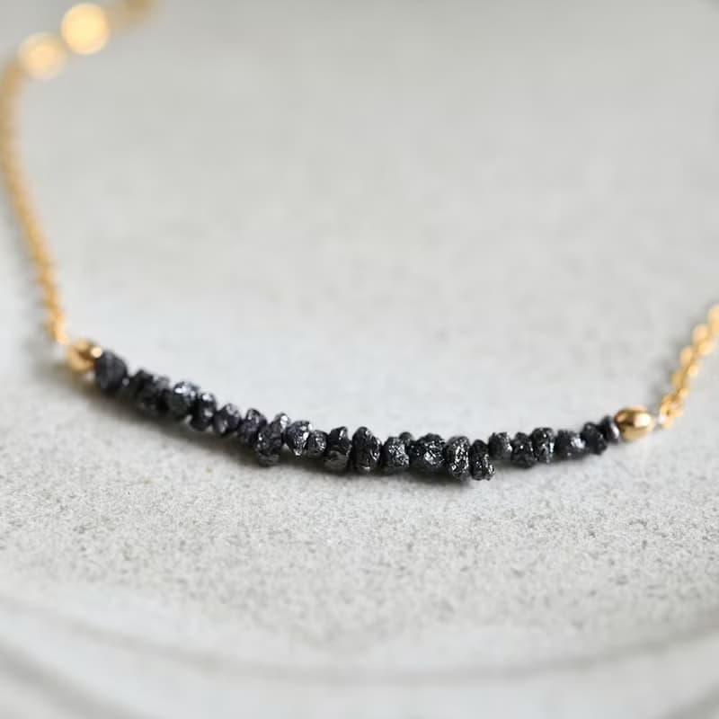 永遠不変を象徴する石　ブラックダイヤモンドののアンクレット　4月誕生石