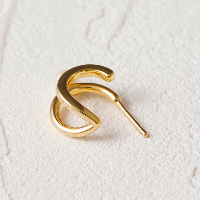 asymmetry-pearl pierced earring GD　ニッケルフリーピアス　おしゃれなアシンメトリーデザイン 　パール　ゴールド